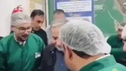 حضور عراقچی در چایخانه حرم امام رضا(ع)