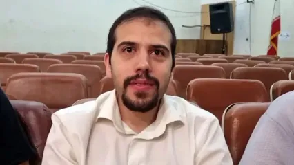 رویای خوانندگی یک جوان دارای اختلال تمرکز در میان گرانی و دغدغه های جنگ / دوست داشتم رامبد جوان استعدادم را ببیند