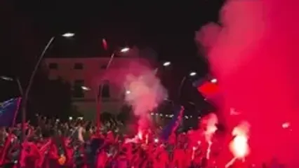 کارناوال جنون و آتش‌بازی هزاران بوسنیایی برای صعود تاریخی