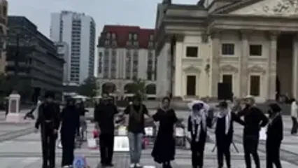 تصاویری از نمایشگاه شهدای میناب در برلین