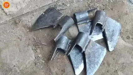 ببینید؛ فرآیند شگفت‌انگیز ساخت پنج تبر با یک بلبرینگ زنگ‌زده و قدیمی در پاکستان