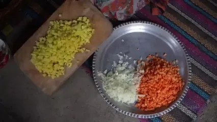 غذای روستایی در ایران؛ پخت سوپ با کله ماهی و تهیه نان تافتون در روستا