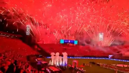 بدرقه آتشین هواداران تیم ملی پاراگوئه برای جام جهانی