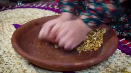 غذای روستایی در ایران؛ پخت خورشت کدو حلوایی با رب انار و سبزیجات محلی در طبیعت