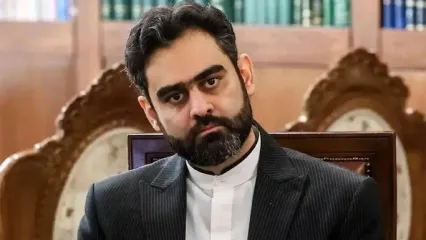 ادعای عجیب ثابتی: آمریکا بعد از جام جهانی به ایران حمله می کند/ باید پیش‌دستانه پتروشیمی‌ها و زیرساخت‌های منطقه را بزنیم