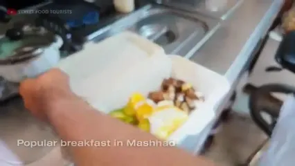 غذای خیابانی در ایران؛ پخت کوفته، دلمه، آش و ماکارونی در مشهد