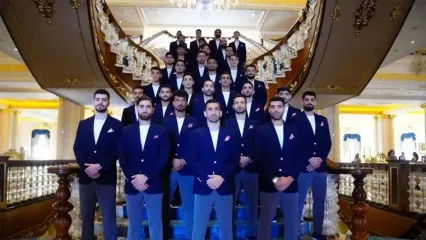 بدرقه تیم ملی پیش از سفر به مکزیک برای جام جهانی 2026 / ملی پوشان این بار در کت شلوار رسمی + عکس