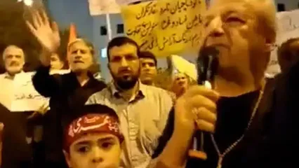 کارگردان سینما: پزشکیان زیر گلوی رهبر انقلاب شمشیر گذاشته!