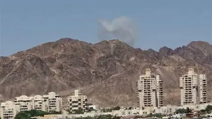 ستون‌های دود در عقبه اردن پس از حمله موشکی