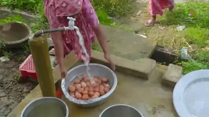 غذای روستایی در بنگلادش؛ تهیه خوراک سنتی با انبه و تخم مرغ