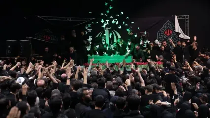 پیرمرد یاسوجی در مراسم وداع با رهبری از حال رفت