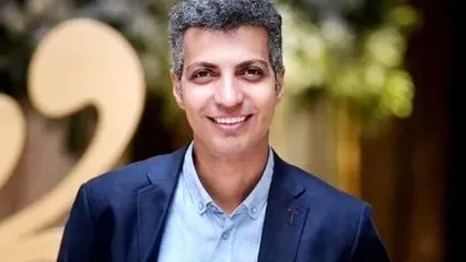 ذوق‌زدگی فردوسی‌پور از دیدن خانم بازیگر در بازی اسپانیا
