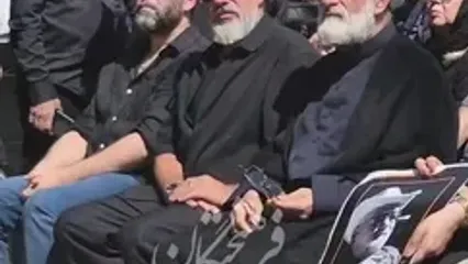 آزیتا حاجیان و امیر آقایی در مراسم تشییع اکبر عبدی