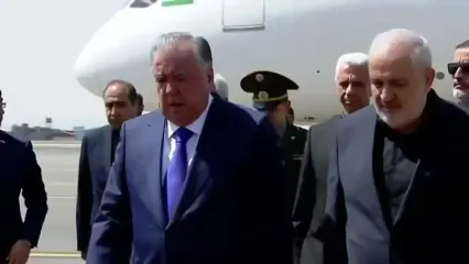 امامعلی رحمان، رئیس‌جمهور تاجیکستان برای شرکت در مراسم ادای احترام به پیکر رهبر شهید انقلاب اسلامی وارد تهران شد