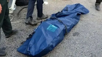 فیلم لحظه کشف جسد مرد میانسال در مسکن مهر میاندوآب بعد از 5 ماه