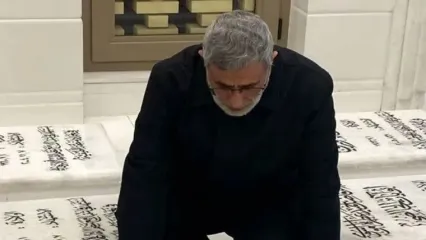 لحظه سلفی گرفتن با سردار قاآنی در فرودگاه نجف