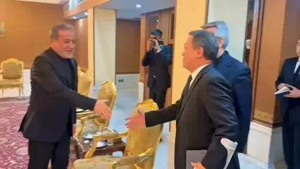 دیدار یرمِک کوشِربایِف وزیر امور خارجه قزاقستان با سید عباس عراقچی وزیر امور خارجه جمهوری اسلامی ایران