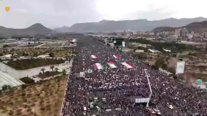 پرچم ایران در خروش میلیونی مردم یمن
