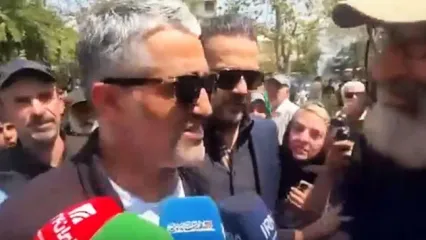 پژمان جمشیدی در مراسم تشییع اکبر عبدی حاضر شد