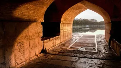 نمایی دیدنی و کم‌نظیر از پشت درِ مخفی پل خواجو