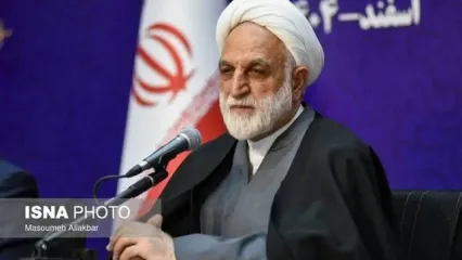 تصویری از گریه شدید اژه‌ای در مصلی تهران
