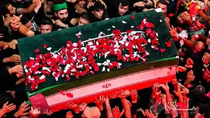 پیکر رهبر شهید وارد فرودگاه مشهد شد