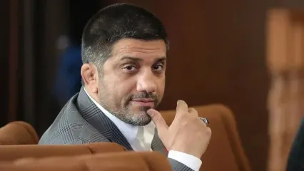 دبیر: افتخار می‌کنم حمال ورزش ایران هستم