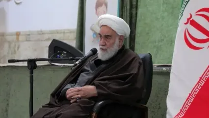 تصاویری از اعضای بیت رهبری در مصلی تهران