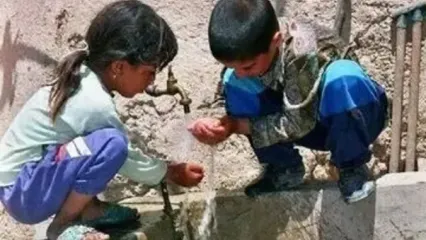 وقتی آب فقط یک ساعت به روستا می‌رسد؛ چشم‌انتظاری مردم روستایی از مهرستان برای کمک خیران