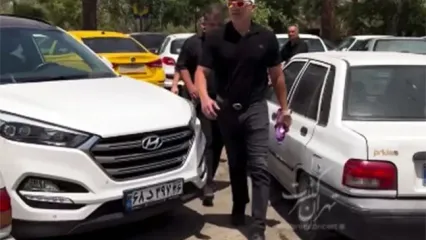 احمدرضا عابدزاده در مراسم خاکسپاری اکبر عبدی
