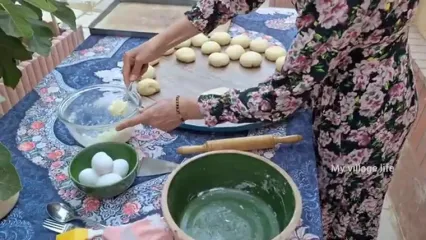 غذای روستایی در ایران؛ پخت نان نارگیلی در روستایی زیبا