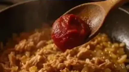 طرز تهیه خورشت تن ماهی؛ سریع، ارزان و خوشمزه در ۱۰ مرحله