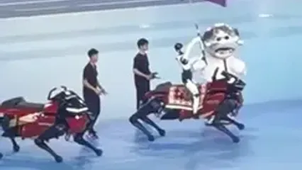 ربات انسان‌نما سوار بر اسب رباتیک!