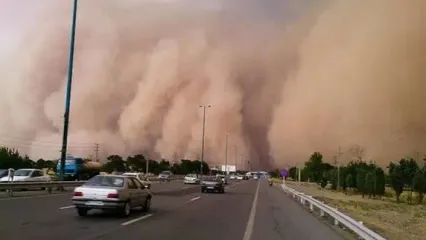 لحظه ورود طوفان سهمگین به شهرستان قصرشیرین