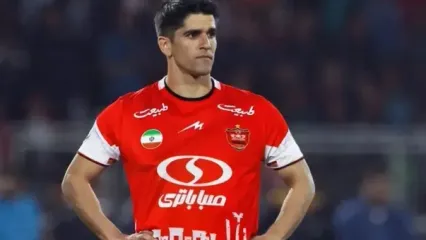 بازیکن پرسپولیس همزمان روی دو هم‌تیمی سالتو زد!