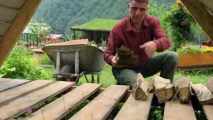غذای روستایی در آذربایجان؛ پخت کیک، تارت و مربا با توت فرنگی و گیلاس