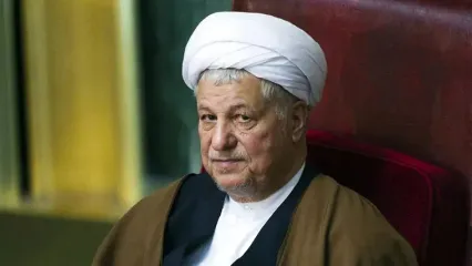 نگاهی به چیدمان ساده اتاق کار شخصی هاشمی رفسنجانی + از نقشه ایران با نمایی از خلیج فارس تا تخت خواب و کامپیوتر شخصی