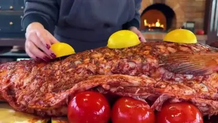 غذای روستایی در اوکراین؛ کباب کردن ماهی کپور 25 کیلوگرمی در تنور