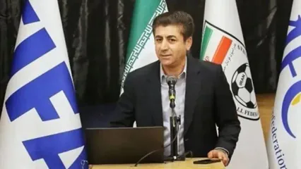 دوست پرحاشیه تاج برای ماندن دست به هر کاری می‌زند