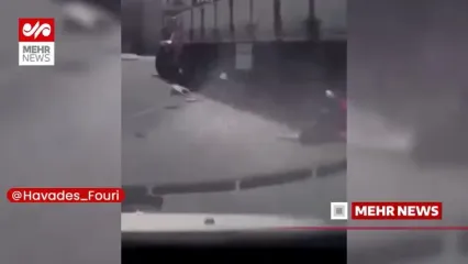 تصادف شدید موتورسیکلت با تریلی در ابهر؛ دو دختر نوجوان مصدوم شدند