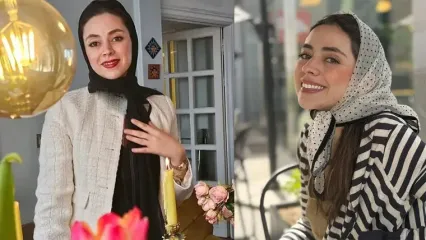 نگاهی به خونه زندگی شلوغ و نامرتب نیلوفر رجایی‌فر با کلی لوازم نوستالژیک/ از جنگل کوچک آپارتمانی تا دیوار سبزی که راز آرامش خانه را لو می‌دهد!