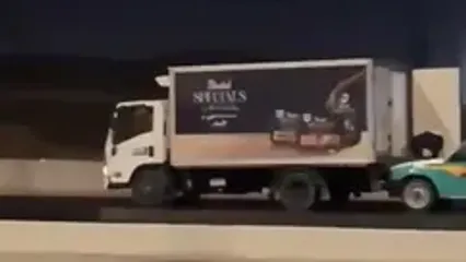 سارقان با وانت بار کامیون در حال حرکت را خالی کردند