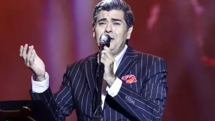 آوازخوانی سالار عقیلی بر سر مزار استاد شجریان