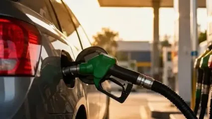 قیمت پیشنهادی جدید بنزین ۱۷ هزار تومان تعیین شد!