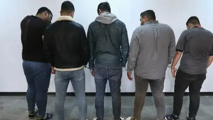 فیلم لحظه بازداشت مواد فروشان شیشه و هروئین در حاشیه اتوبان‌های تهران