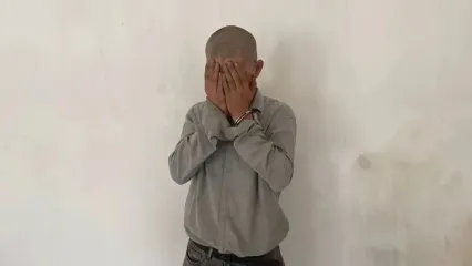 فیلم گفتگو با زورگیر چاقوکش که به زن تهرانی در آسانسور خانه شان حمله کرد /وقتی بازداشت شد کچل بود