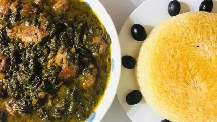 این خورشت مرغ با ترکیب اسفناج و رب انار غافلگیرتان می‌کند