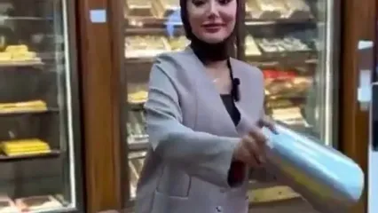 پست‌فطرتیِ خانم فروشنده آجیل، مردم را عصبانی کرد!