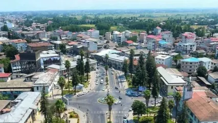 درختان رودسر تبدیل به بند رخت مسافران شدند!