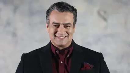 سام نوری با ماشین بنز عجیبش در جاده شمال دیده شد